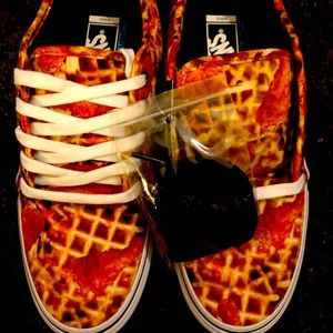 “Chicken-N-Waffles!” Chukka Low Men’s Size 7